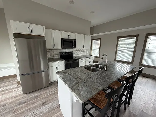 2 bed, 1000 sqft, $1,500 — Photo 2