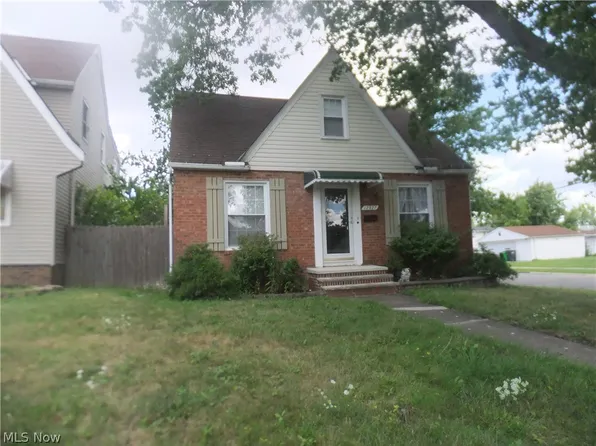 12927 Grannis Rd, Garfield Heights, OH 44125