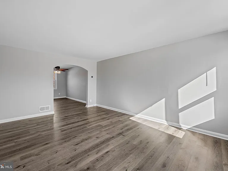 7520 Durwood Rd — Photo 7