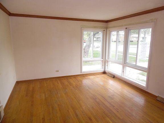4th image of 183 N Pamela Dr