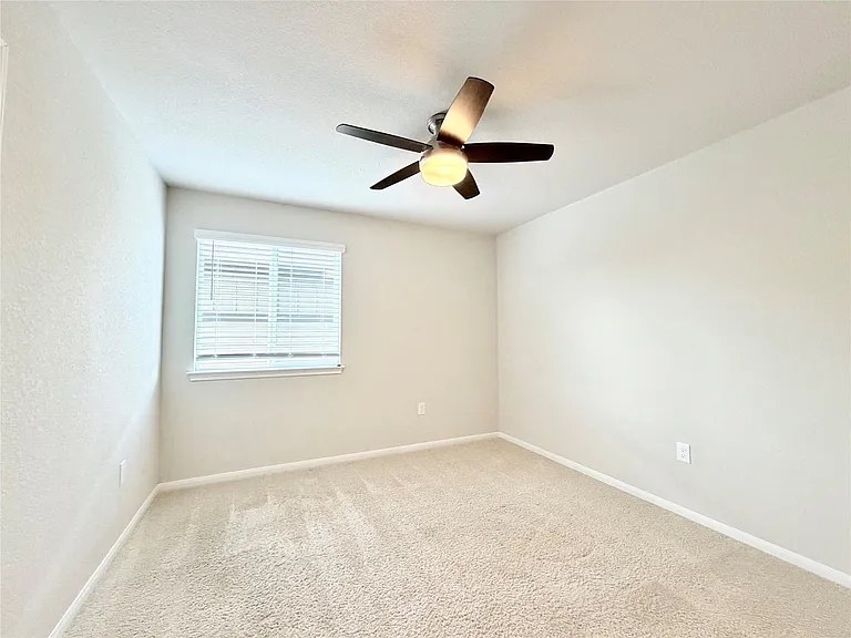 10502 Fulton Ave — Photo 30