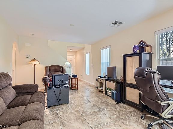 4th image of 7972 Capistrano Valley Ave