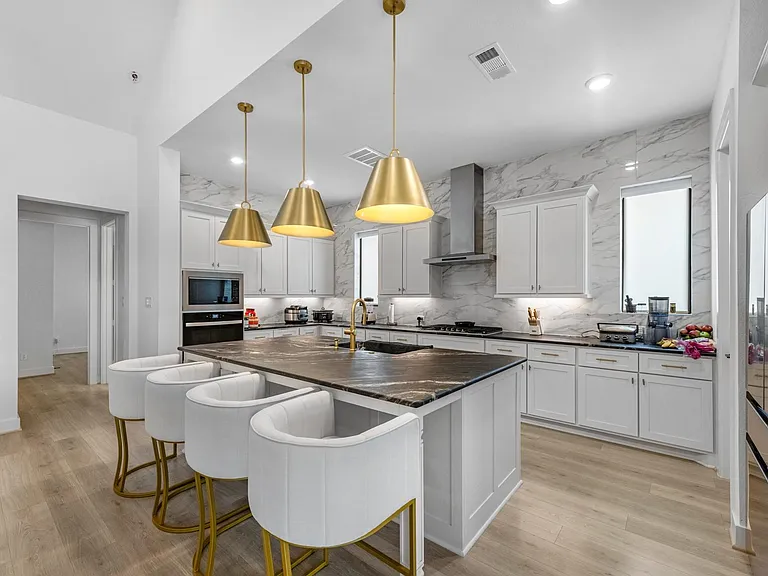 1402 Sunrise View Ln — Photo 6