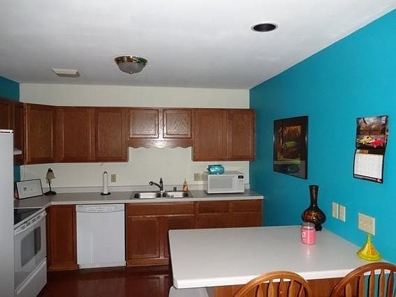 4th image of 359 Minz Park Cir APT 3