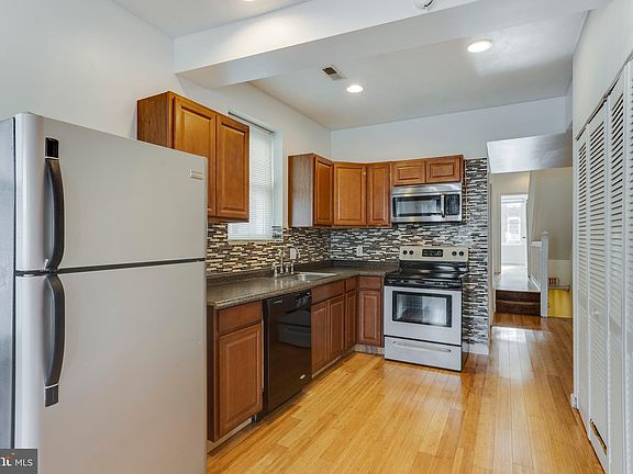 2nd image of 4031 Green St #B