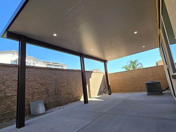 2nd image of 5553 Garibaldi Way