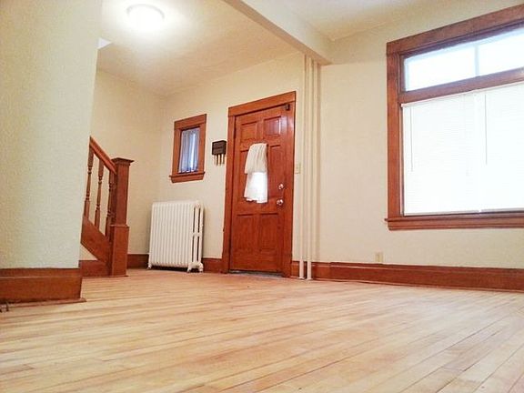 2nd image of 927 Edmund Ave
