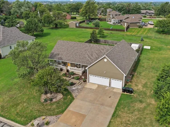 1802 Bluestem Ln, Salina, KS 67401