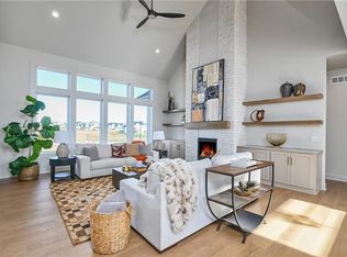 6039 Apache Dr, Shawnee, KS 66226