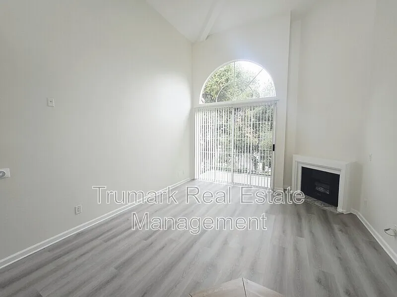 475 E Orange Grove Ave #T