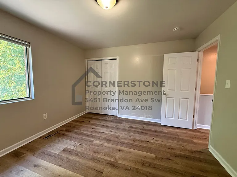 106 Lee Ave NE #6 — Photo 8