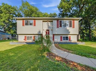 3006 E Hickory Dr, Wonder Lake, IL 60097
