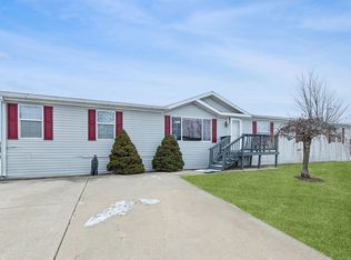 194 Sparrow Dr, Lynwood, IL 60411