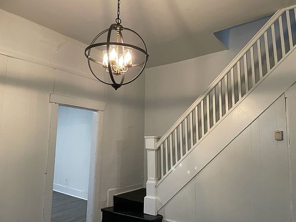 5th image of 215 W Court St