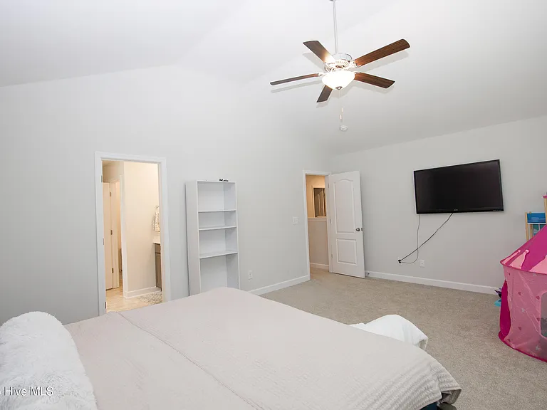 88 Kensington Dr — Photo 35