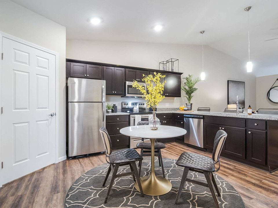 Spacious Kitchens with Breakfast Bar and Room for a Table