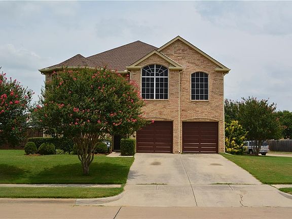 2nd image of 300 Spanish Oak Dr