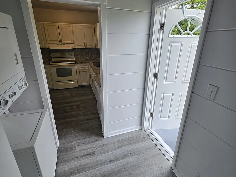2121 NW 28th St #- — Photo 13