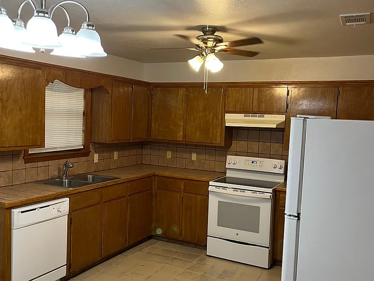 14342 S FM 225 — Photo 5