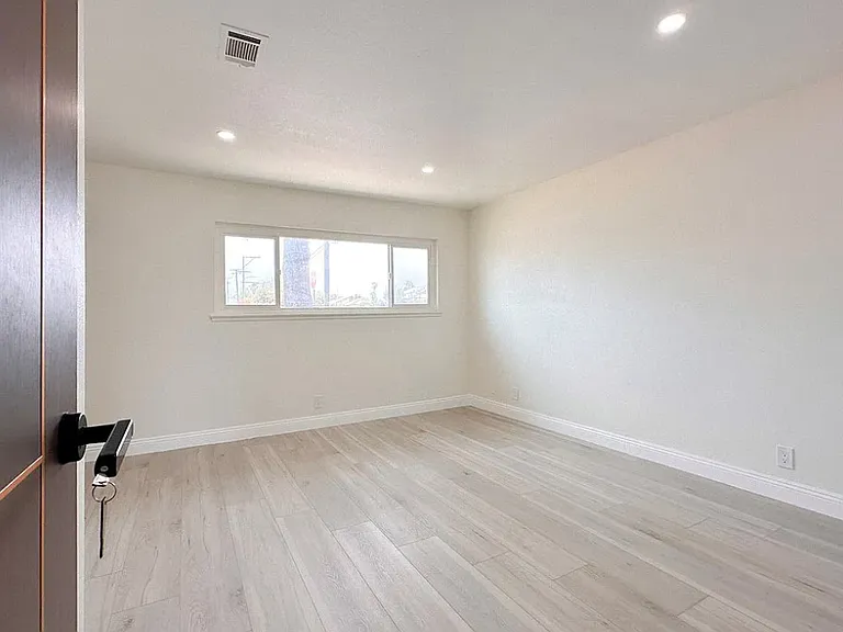 8511 Hyacinth St — Photo 8