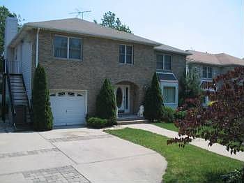 2nd image of 85 Weiner St