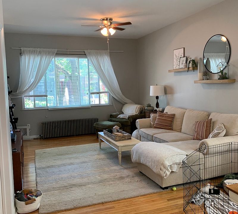 1st image of 3112 N Kenmore Ave APT 1
