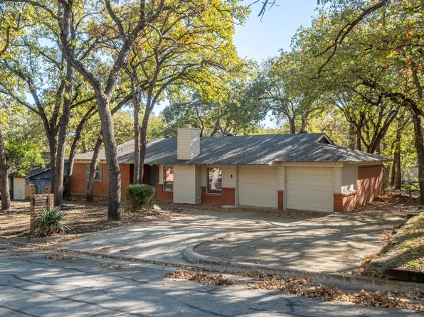 609 Oakwood Ave, Hurst, TX 76053