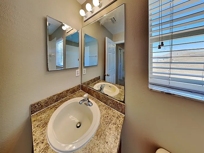 1845 Holton Rd — Photo 18