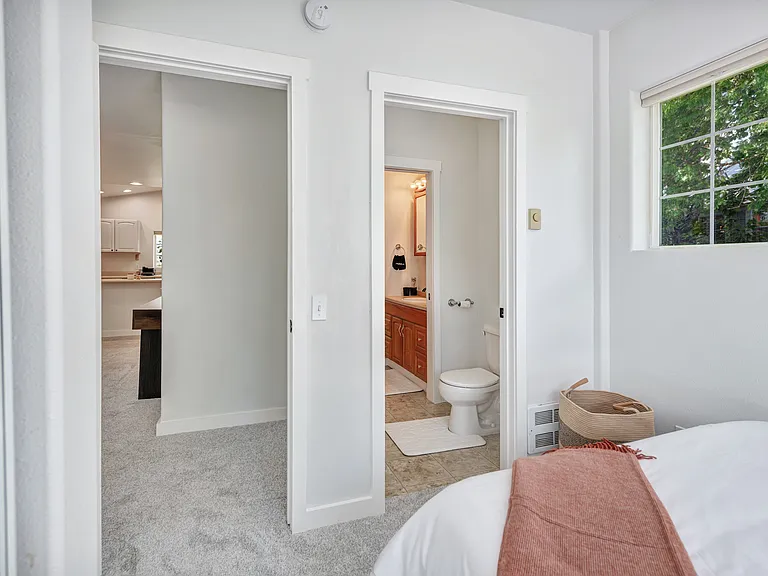 438 S Ella Ave #B — Photo 13