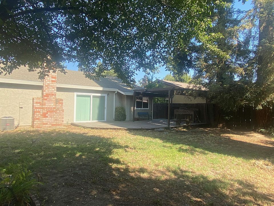 2nd image of 511 Cunningham Way