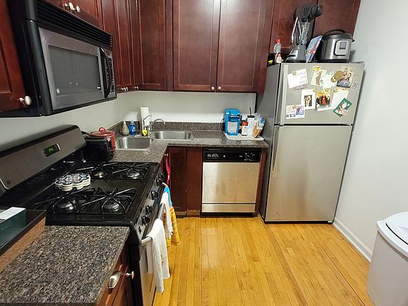 3rd image of 2433 N Geneva Ter APT Gdn