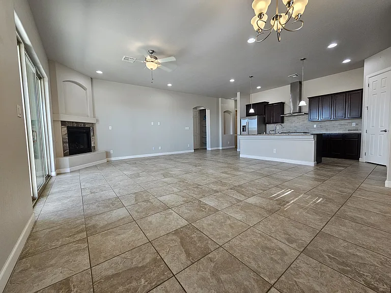 7204 Valle Jardin Ln NW — Photo 4