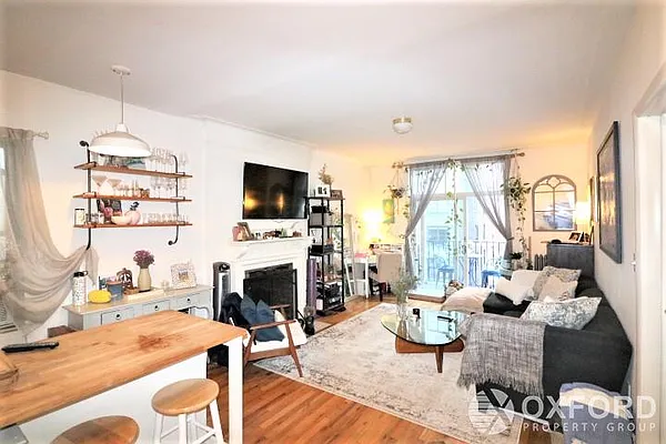 Rented by Oxford Property Group | media 3