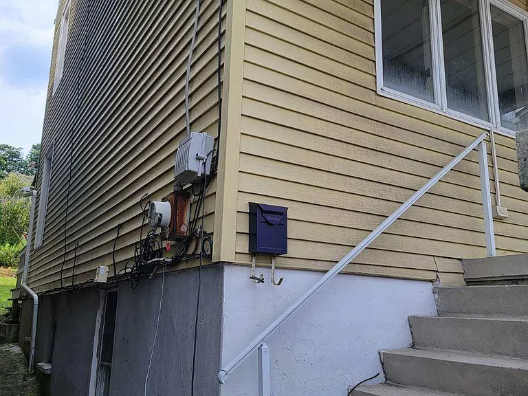 114 Broad St — Photo 4