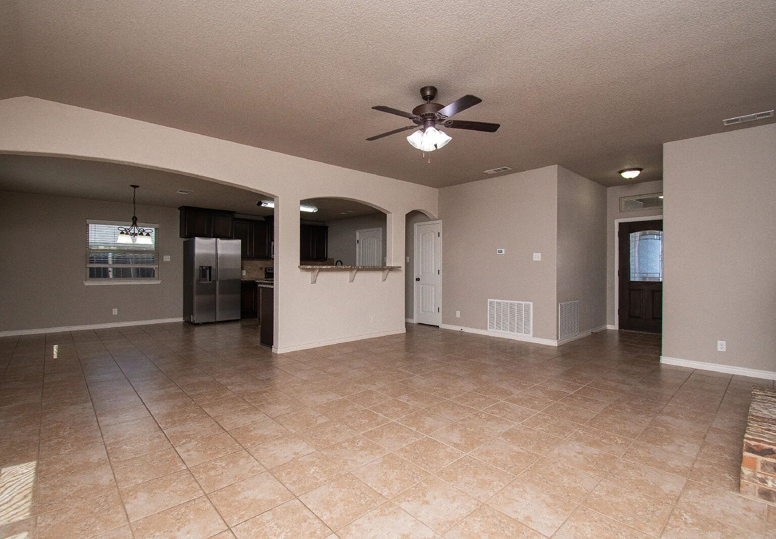4 bed, 2.0 bath, 1935 sqft, $1,875 — Photo 4