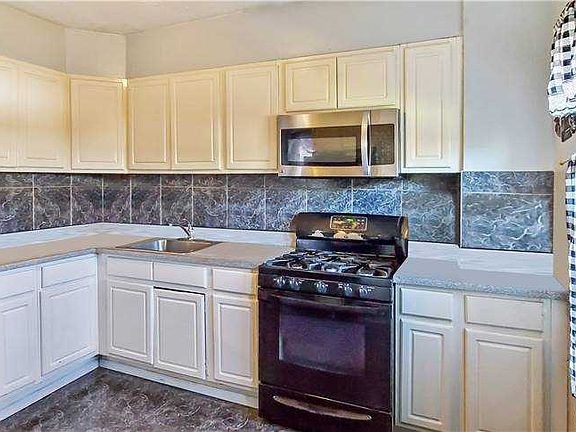 4th image of 11535 148th St
