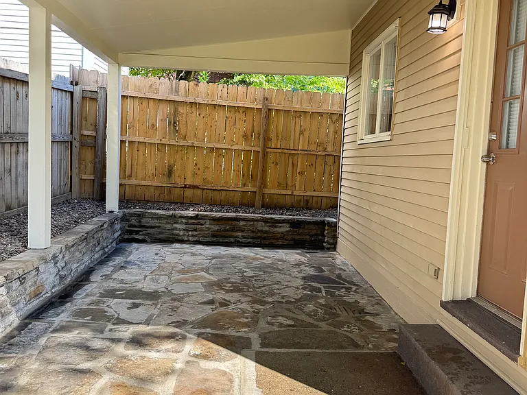 513 Spruce St — Photo 5