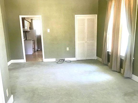 4th image of 610 Hillsboro Ave