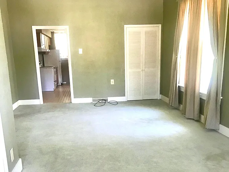 610 Hillsboro Ave — Photo 4