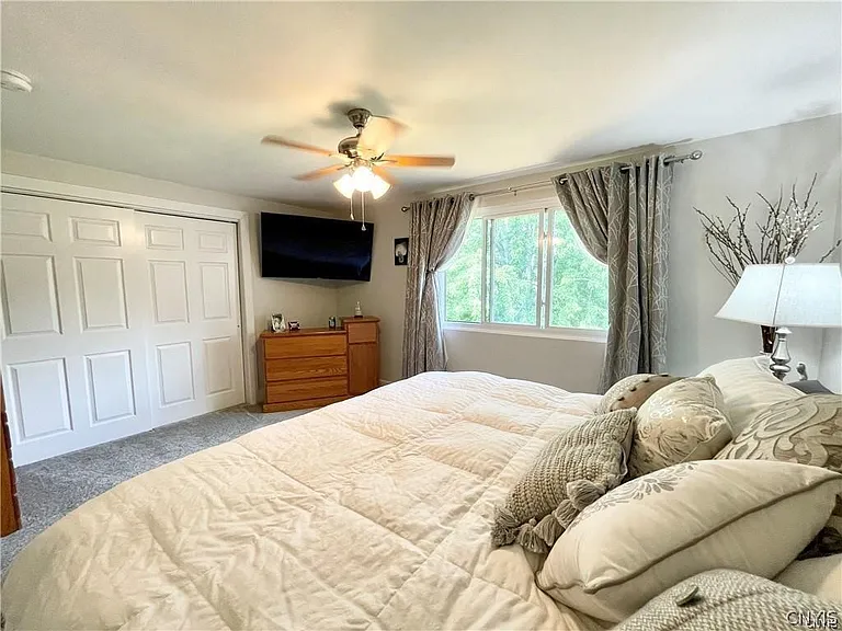 8423 Bubbling Springs Dr — Photo 25