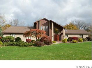 608 Old Woods Rd, Webster, NY 14580