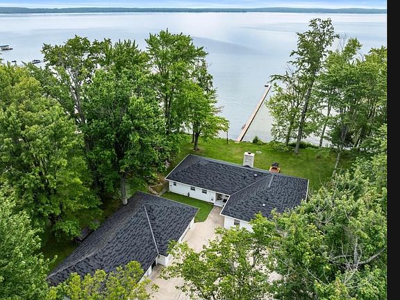 4th image of 3330 W Burt Lake Rd