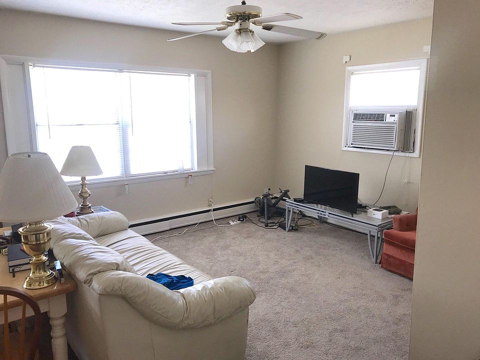 1st image of 3220 Memorial Blvd APT 2