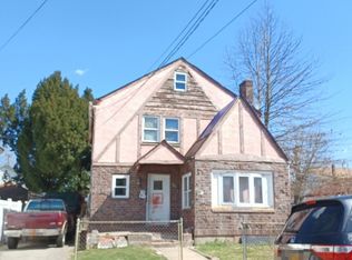 32 Maryland Ave, Hempstead, NY 11550