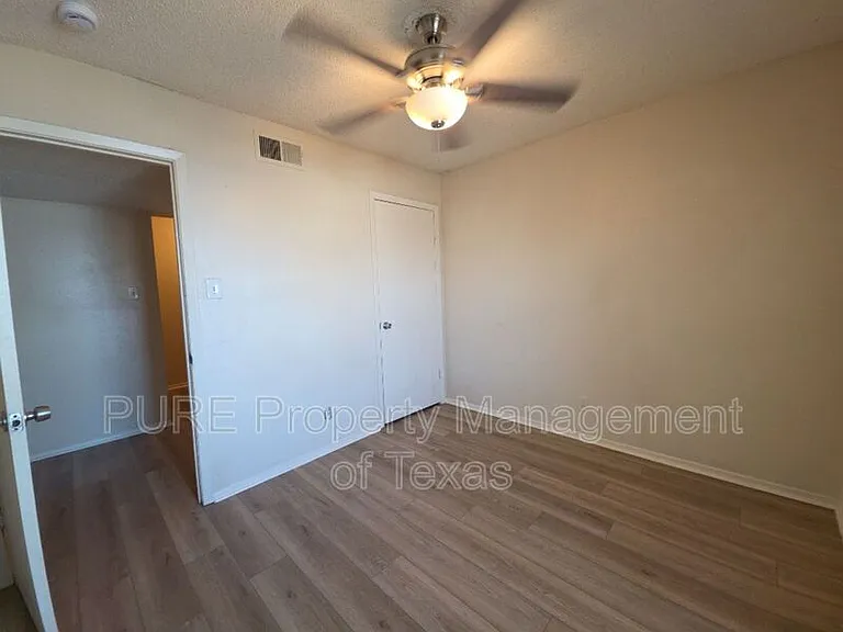 5808 Wellington Dr #3 — Photo 18