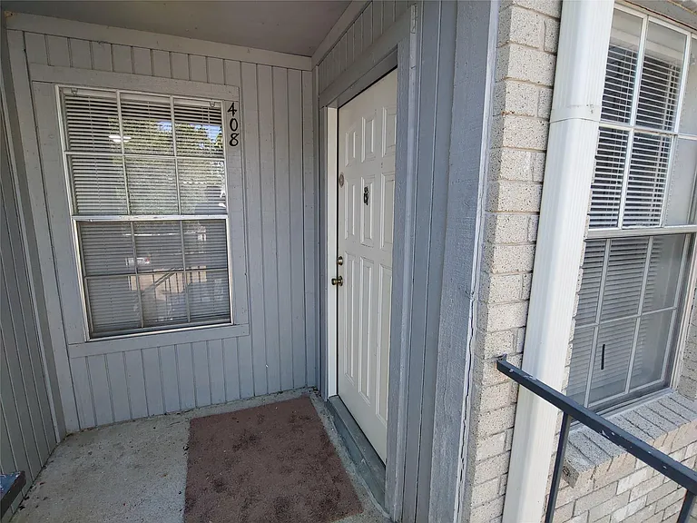9700 Leawood Blvd #408 — Photo 2