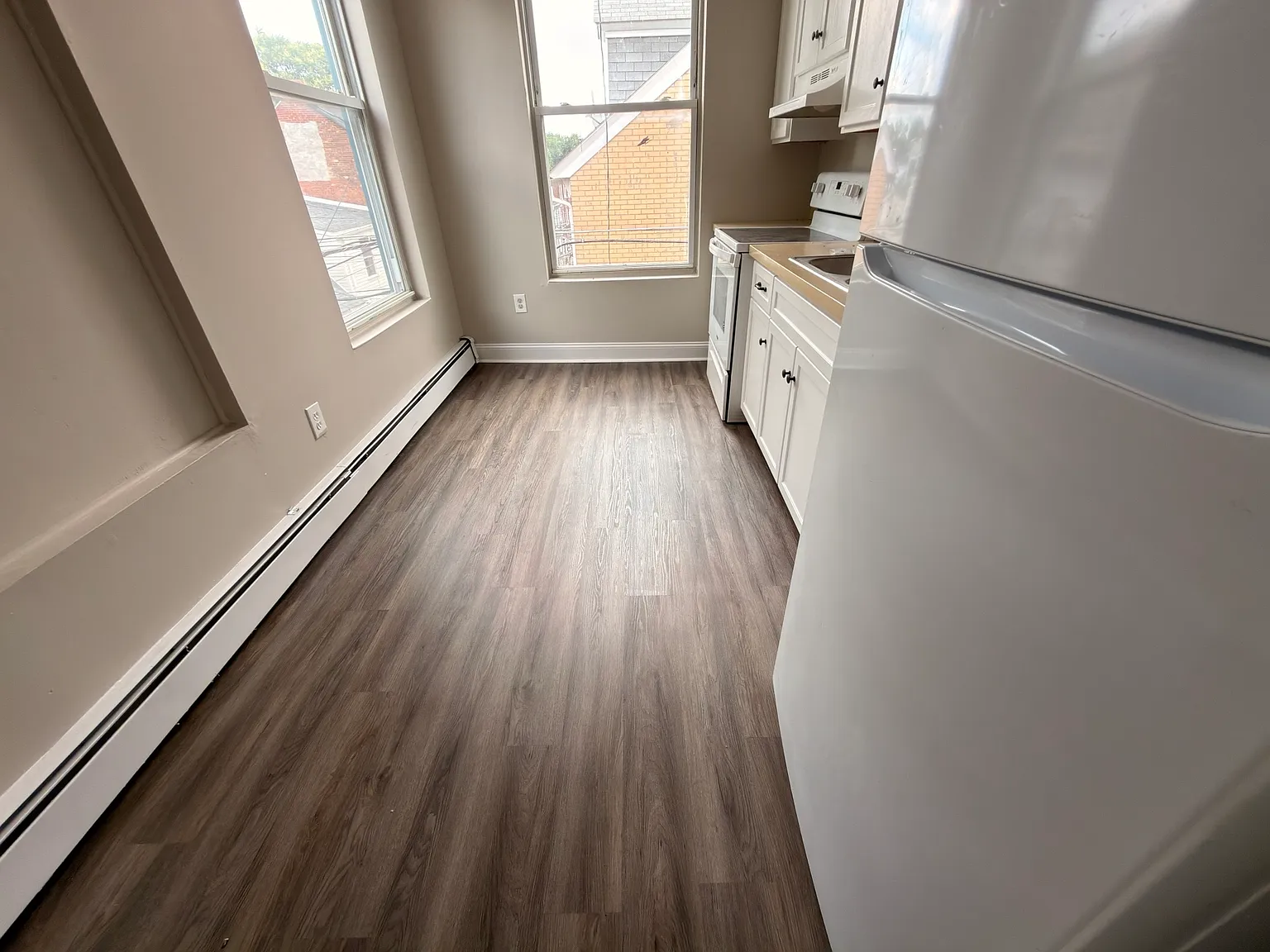 3 bed, 1000 sqft, $1,850 — Photo 2
