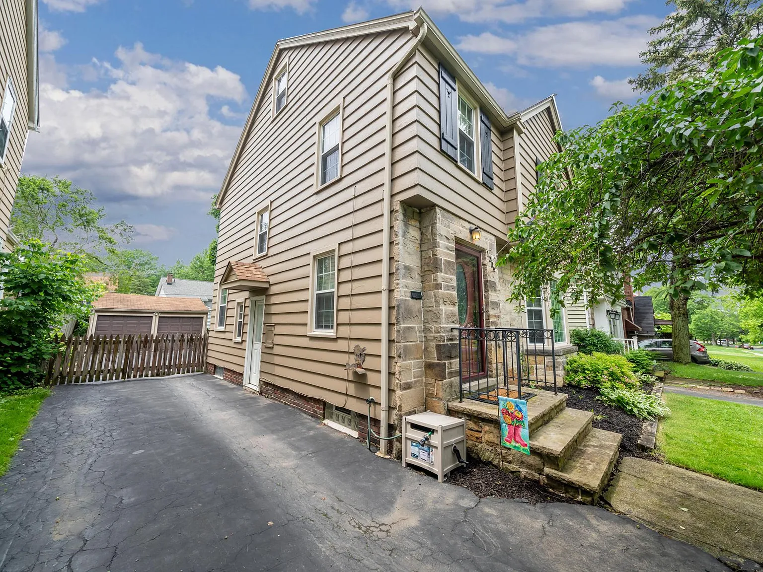 1200 Brentwood Rd — Photo 3