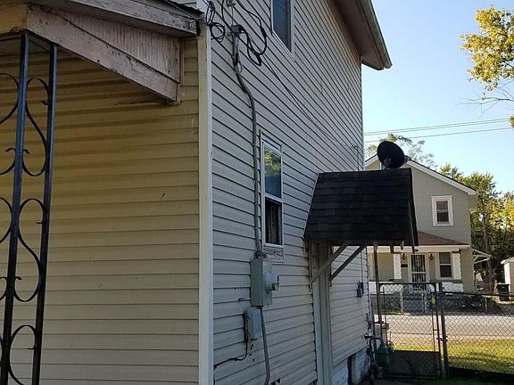 3rd image of 180 Benfield Ave