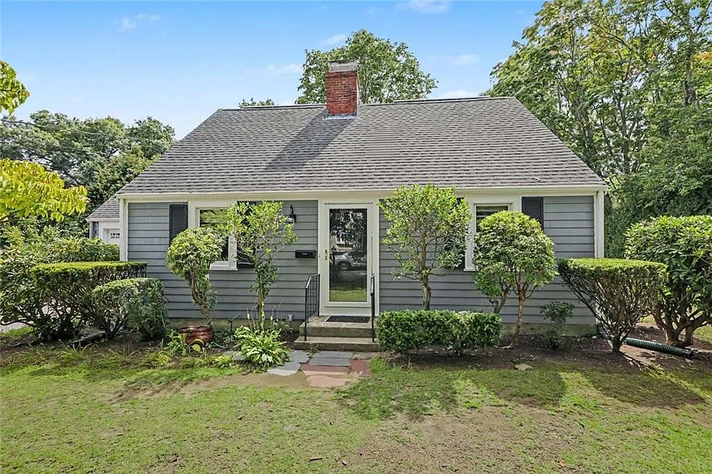 4 bed, 2.0 bath, 1498 sqft, $4,100 — Photo 1